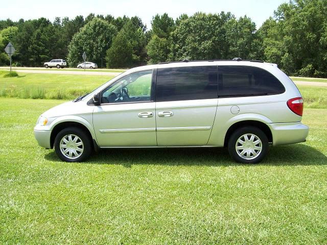 Chrysler Town and Country 3.5 MiniVan