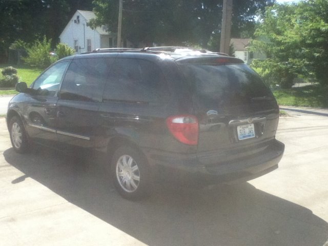 Chrysler Town and Country 3.5 MiniVan