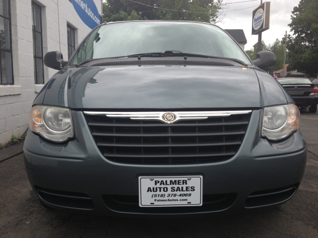 Chrysler Town and Country 2006 photo 10
