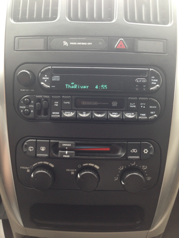 Chrysler Town and Country 2006 photo 15