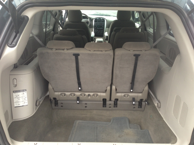 Chrysler Town and Country 2006 photo 7