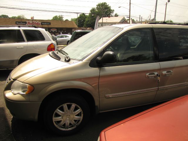 Chrysler Town and Country 2006 photo 4