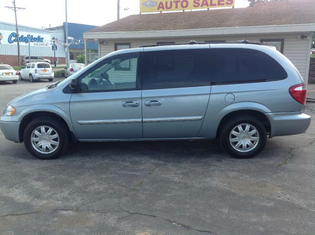 Chrysler Town and Country 3.5 MiniVan