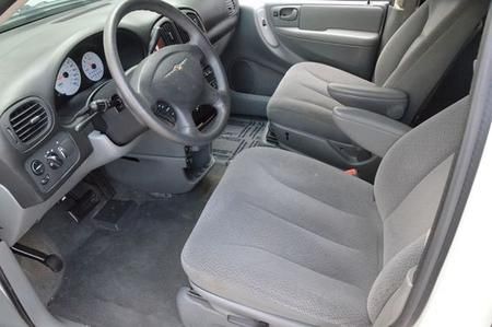 Chrysler Town and Country 2006 photo 1