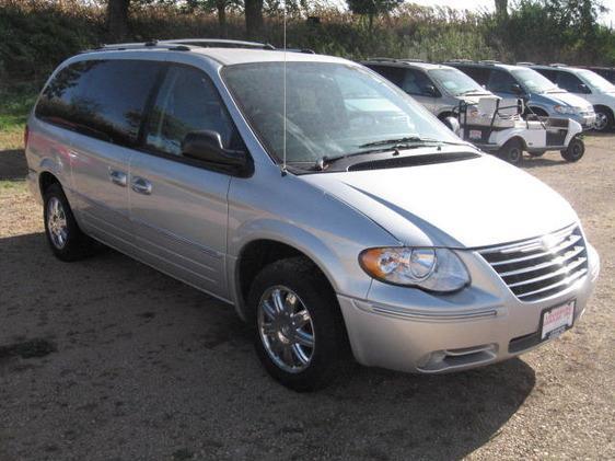Chrysler Town and Country 2006 photo 13
