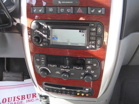 Chrysler Town and Country 2006 photo 4