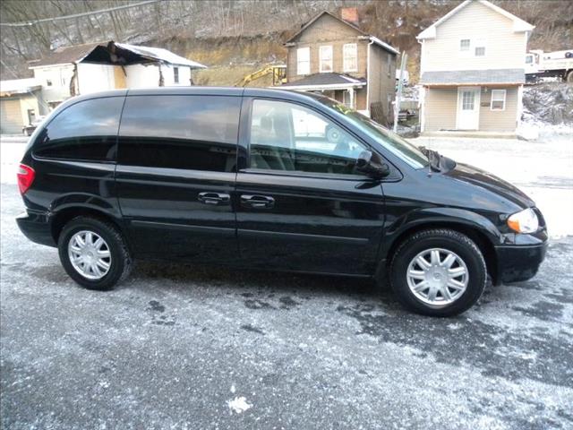 Chrysler Town and Country XLT Sport 4.6L 2WD MiniVan