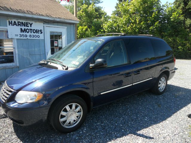 Chrysler Town and Country 3.5 MiniVan