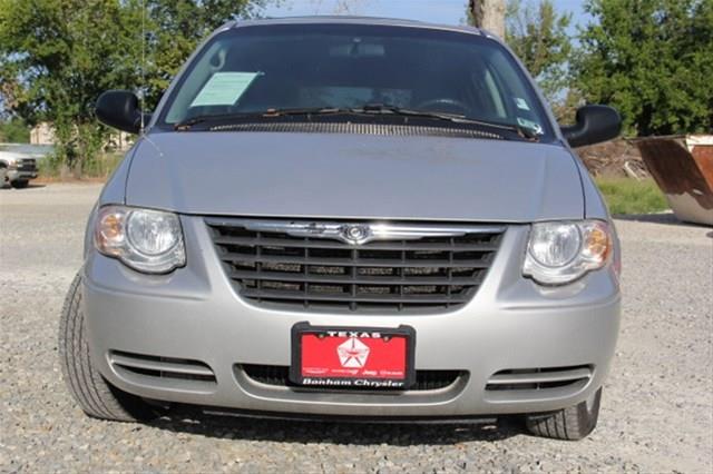 Chrysler Town and Country 3.5 MiniVan