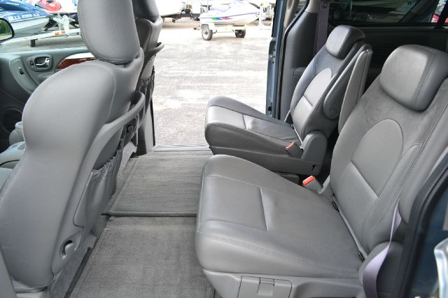 Chrysler Town and Country 2006 photo 11