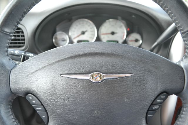 Chrysler Town and Country 2006 photo 17