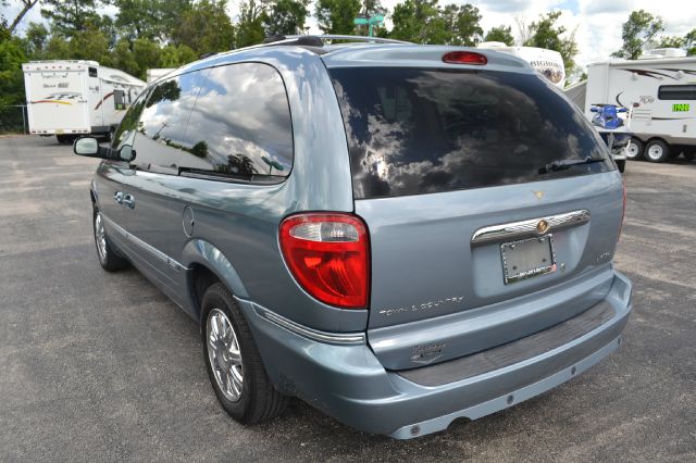 Chrysler Town and Country 2006 photo 5