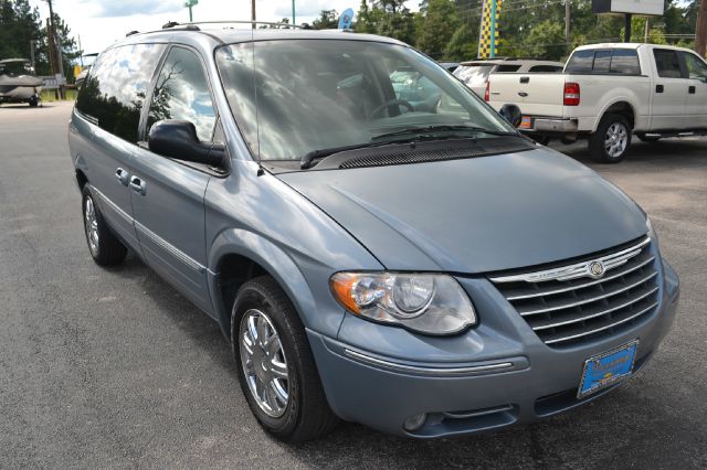 Chrysler Town and Country 2006 photo 6