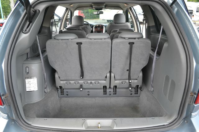 Chrysler Town and Country 2006 photo 7