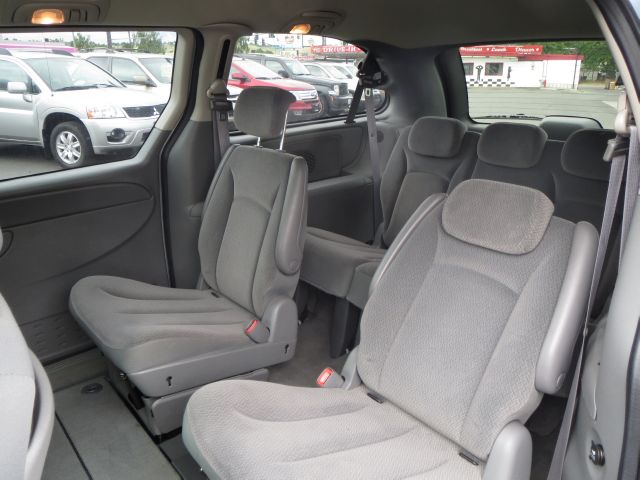 Chrysler Town and Country 2006 photo 7