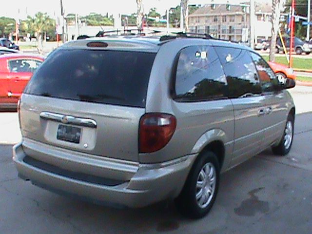 Chrysler Town and Country 2006 photo 6