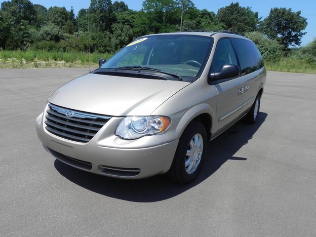 Chrysler Town and Country 3.5 MiniVan