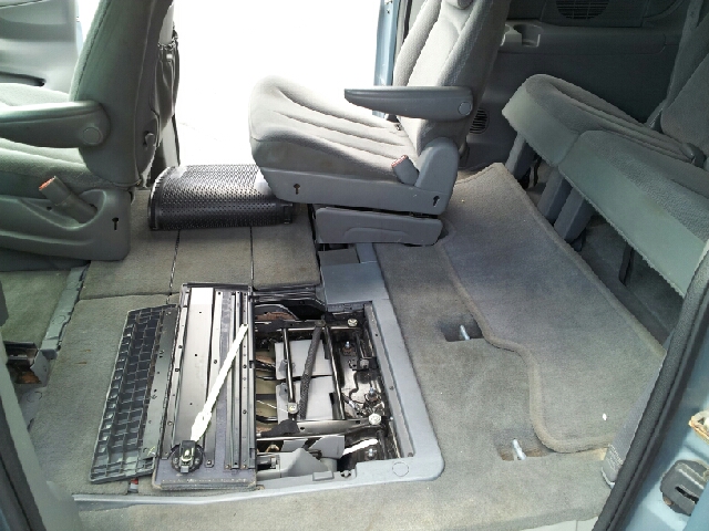 Chrysler Town and Country 2006 photo 1