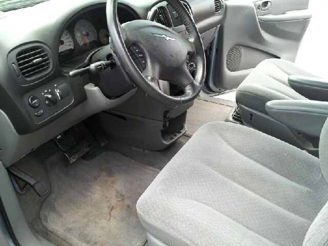 Chrysler Town and Country 2006 photo 4