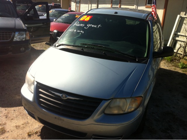 Chrysler Town and Country 2006 photo 4