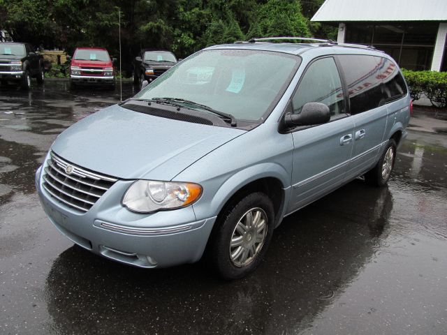 Chrysler Town and Country 2006 photo 4