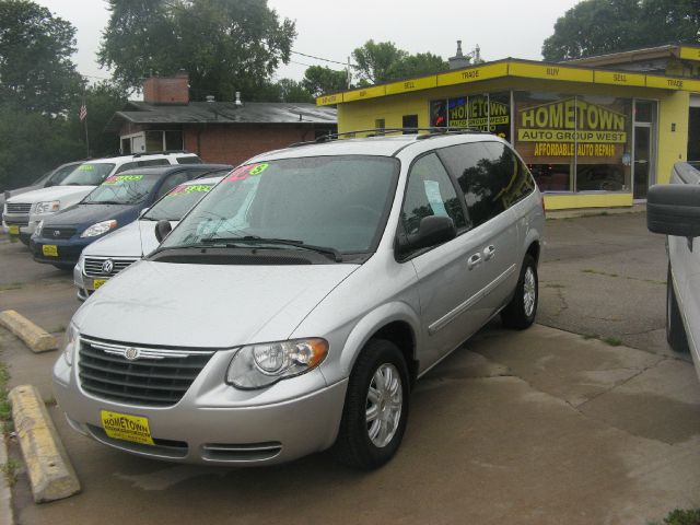 Chrysler Town and Country 3.5 MiniVan