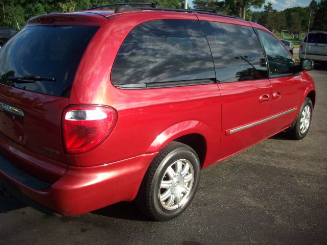 Chrysler Town and Country 2006 photo 4