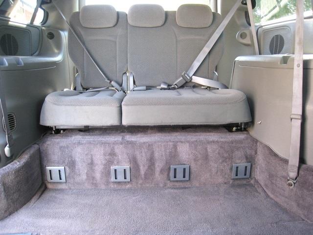 Chrysler Town and Country 2006 photo 1
