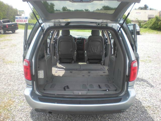 Chrysler Town and Country 2006 photo 10