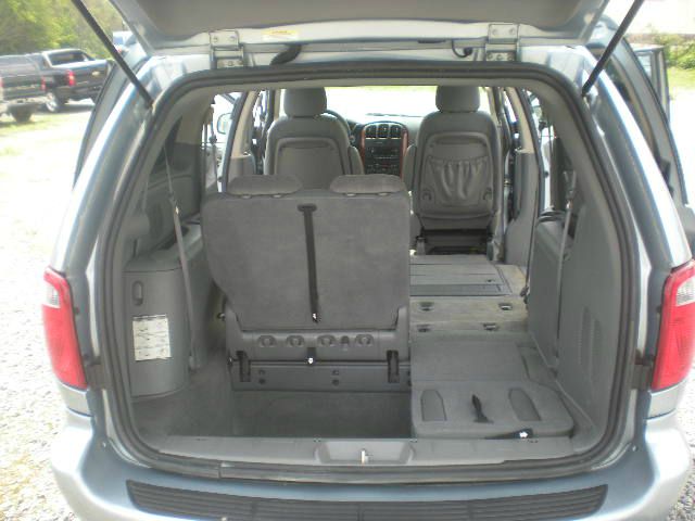 Chrysler Town and Country 2006 photo 12