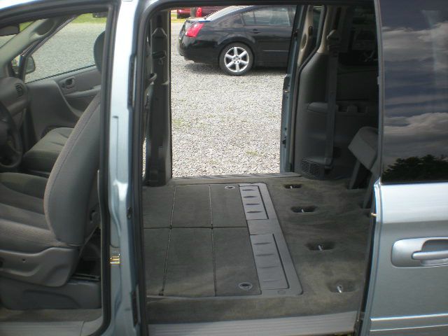 Chrysler Town and Country 2006 photo 13