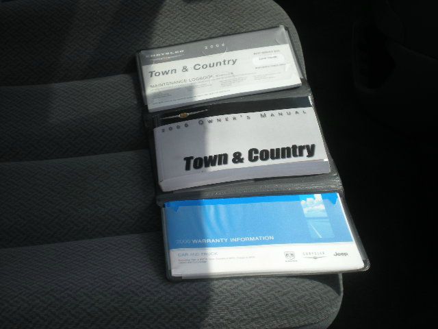 Chrysler Town and Country 2006 photo 18