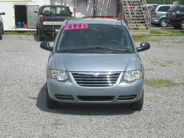 Chrysler Town and Country 2006 photo 29
