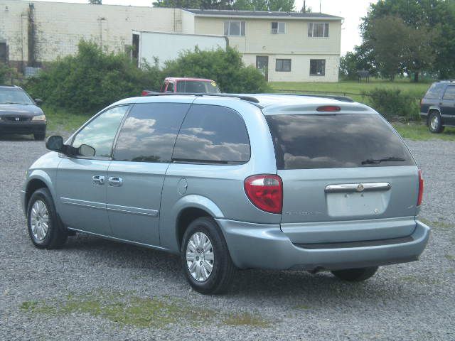 Chrysler Town and Country 2006 photo 32