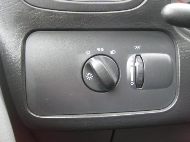Chrysler Town and Country 2006 photo 2