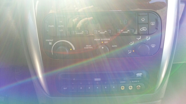 Chrysler Town and Country 2006 photo 14