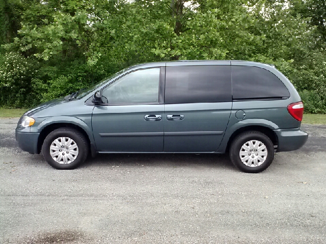 Chrysler Town and Country 2006 photo 4