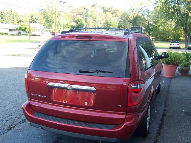 Chrysler Town and Country 2006 photo 4