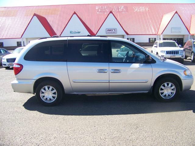 Chrysler Town and Country 2006 photo 4