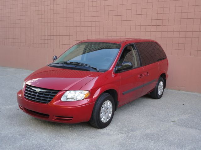 Chrysler Town and Country 2006 photo 1