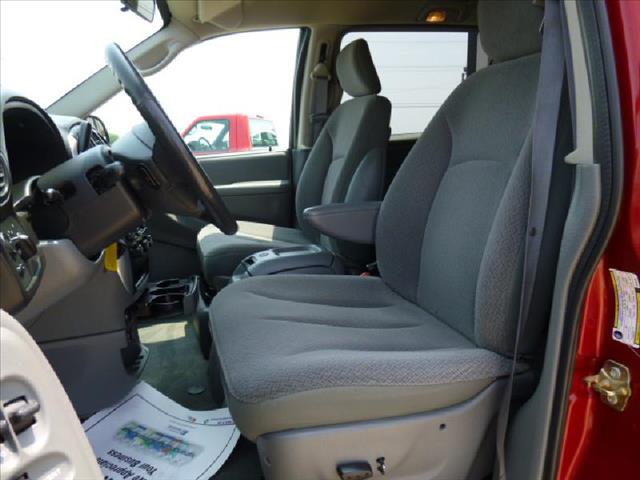 Chrysler Town and Country 2007 photo 11