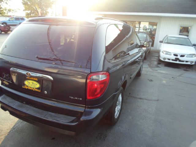 Chrysler Town and Country 2007 photo 4