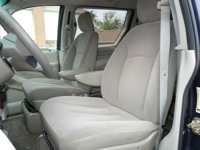 Chrysler Town and Country SLT 4WD 15 MiniVan