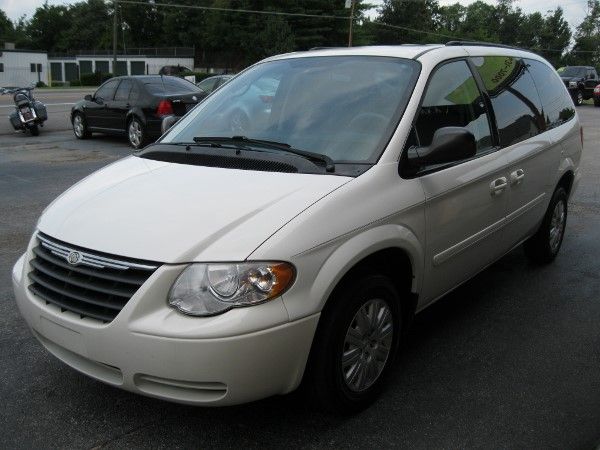 Chrysler Town and Country 2007 photo 4