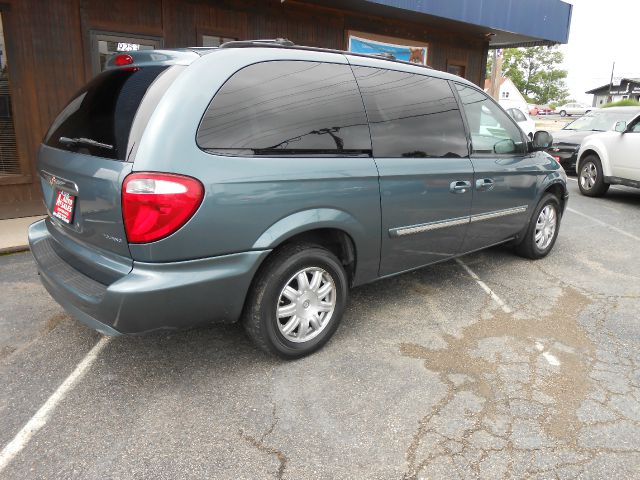 Chrysler Town and Country 2007 photo 3
