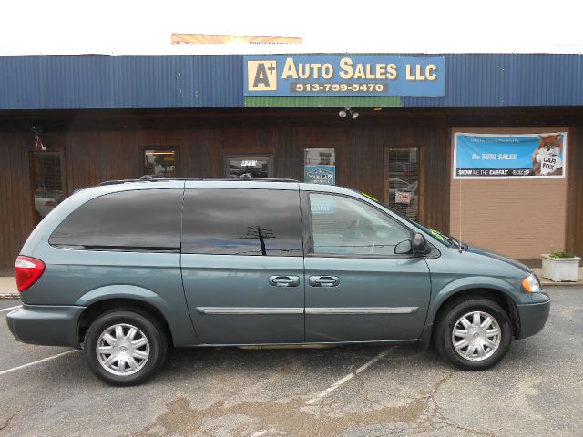 Chrysler Town and Country 2007 photo 4