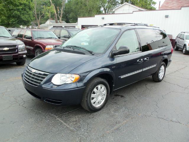 Chrysler Town and Country X Navigation Sport MiniVan