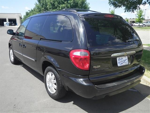 Chrysler Town and Country 3.5 MiniVan