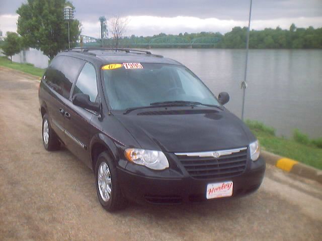 Chrysler Town and Country 2007 photo 5