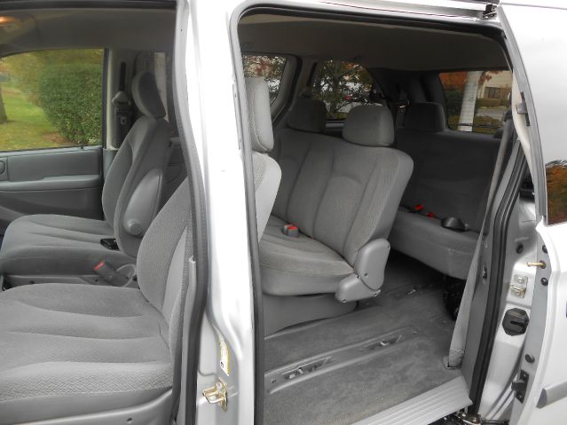 Chrysler Town and Country 2007 photo 2